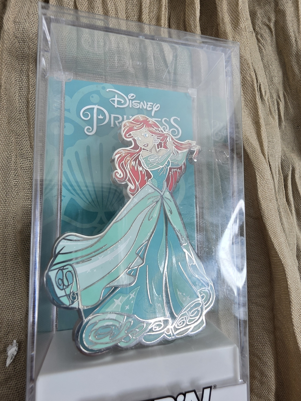 Disney Princess Ariel FiGPiN #225 The Little Mermaid Collectible Pin - Picture 2 of 8